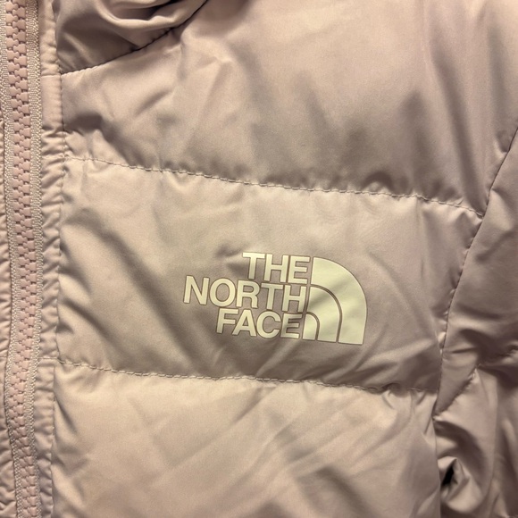 Girls The North Face Reversible Lavender Puffer Coat - Picture 4 of 13